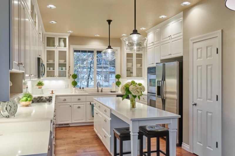 A white schoolhouse kitchen in Corvallis OR.