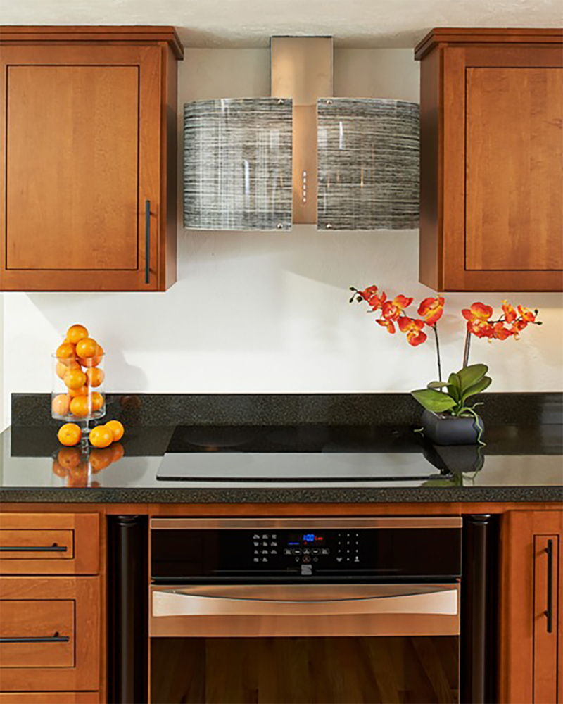 Futuro Futuro Murano Motion hood from Italy is an elegant design statement over the cooktop. Futuro Futuro Murano Motion hood from Italy is an elegant design statement over the cooktop.