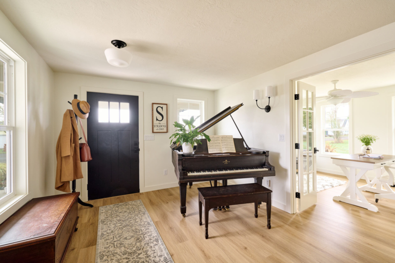 Semi-formal entryway designed with this show stopping baby grand piano in mind. Entryway/Home office remodel in Corvallis by Powell Construction