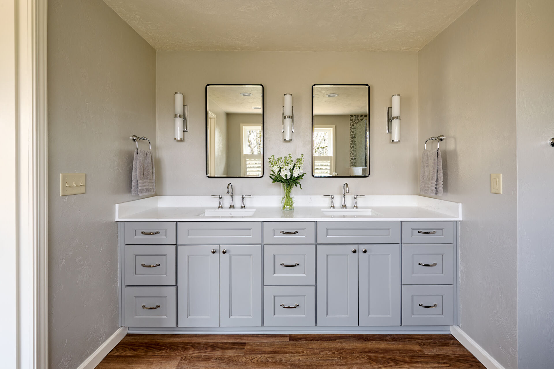 Double vanity with quartz countertops by Powell Construction of Corvallis OR