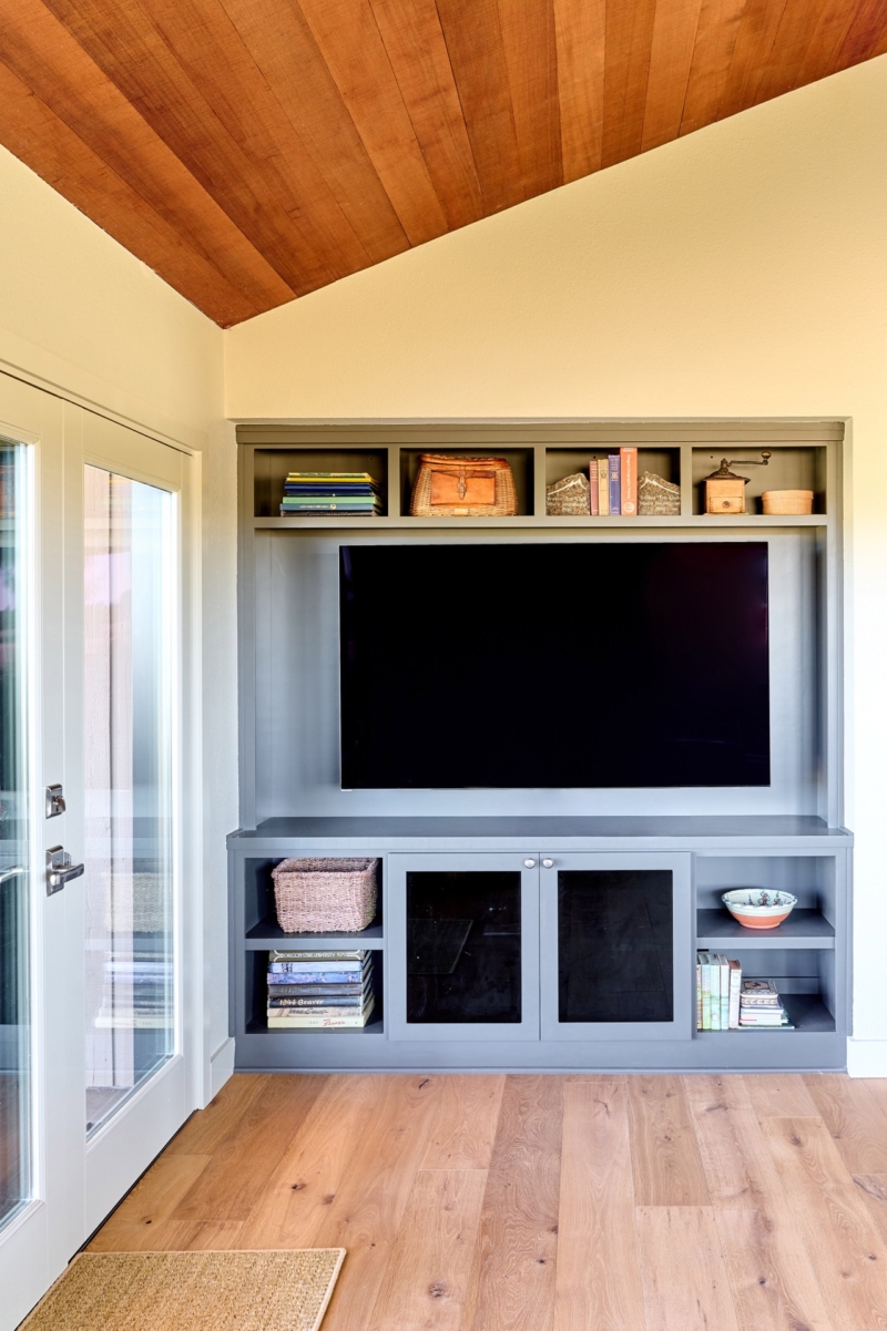Custom built in entertainment cabinetry Custom built in entertainment cabinetry by Powell Construction