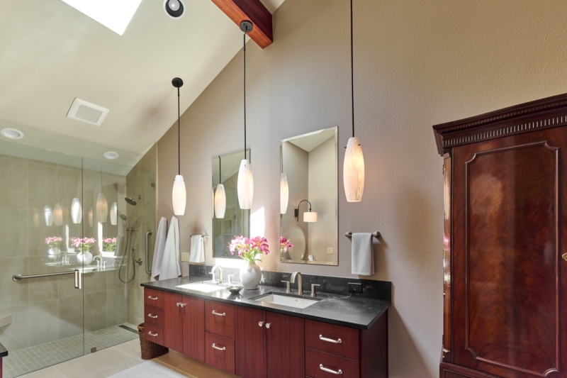 Rich mahogany vanity Rich mahogany vanity