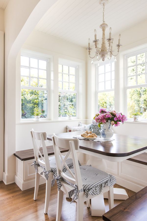 View from kitchen into kitchen banquette.